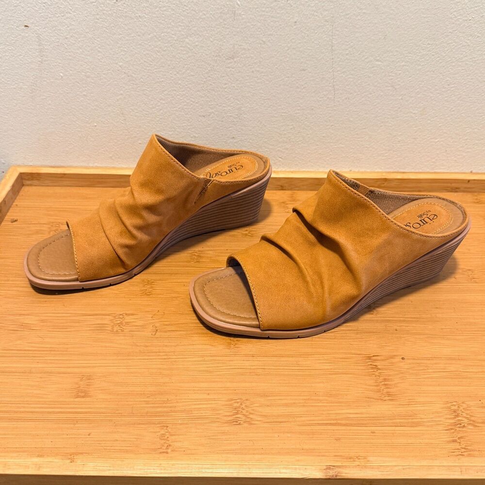 Eurosoft by Sofft Womens 6.5M Tan Wedge Sandals Open Toe Slip On Comfort